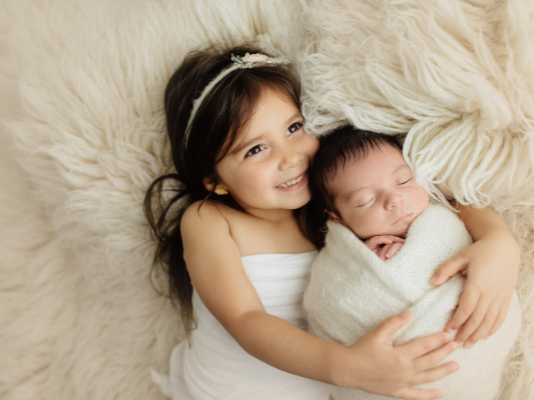 How to Prepare Your Child for a New Sibling: 8 Tips for Parents