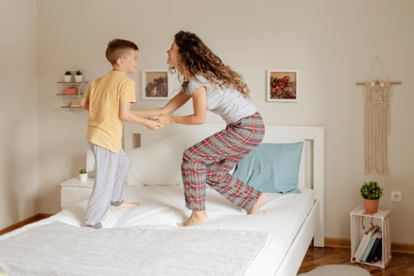19 Habits of Happy Moms | If you struggle to find the joy in motherhood and you want to know how to be a happy, more fulfilled mother, this post is for you! Whether you're a new mom, single mom, working mom, stay at home mom, have tweens or teens, these tips and ideas will help you figure out how to become happier with what you have, allowing you to show up for your family while staying grateful and keeping your own cup full.