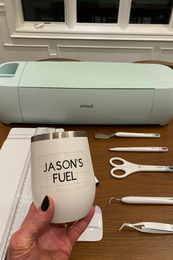 3 DIY Christmas Gift Ideas Kids Can Make | #ad Whether you have kids in daycare, preschool, kindergarten, elementary school, middle school, or beyond, these personalized, homemade teacher gifts are easy to make, useful, and perfect for both male and female teachers. These beginner Cricut projects offer a great way to spend quality time with your kids, and you can make them as simple or complex as you want to based on your child's age. #cricutmade