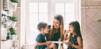 How to Build a Healthy Parent Child Relationship: 8 Tips for Parents