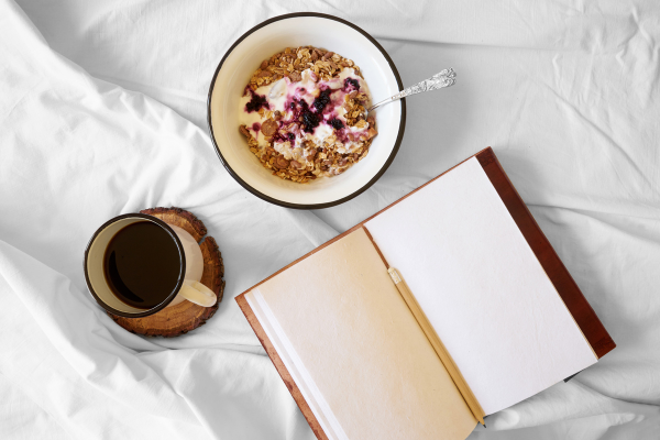 How to Create a Weekend Routine | The key to a productive week is to schedule your weekends such that you are finding a good balance between planning and preparing for the days ahead while also allowing yourself time to rest and recharge. If you're looking for ideas to help you create the perfect Saturday and Sunday routine that allows you to tackle household chores while still indulging in some much needed self-care, this post is for you!