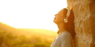 8 Natural Mood Boosters to Make You Happier and More Energized