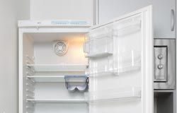5 Tips for Cleaning Your Refrigerator Quickly