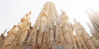 Plan a Trip to Barcelona: Inspiration from 20+ Travel Experts