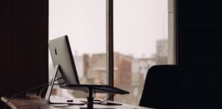 The Easy Guide to a Traveler’s Money Management (Part 3): Earn Reliable Income While You Travel