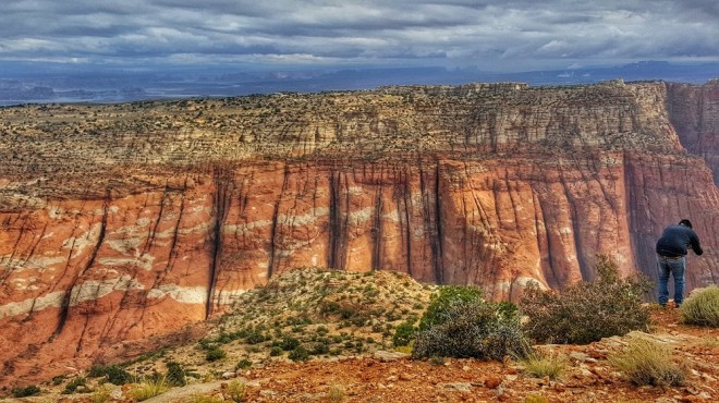 Checking out the view. Images taken by Raymond Chee and Beth Santos on a Samsung Galaxy S6 edge+.