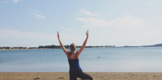 This 5 Minute Yoga Practice Will Change the Way You Travel (Video!)