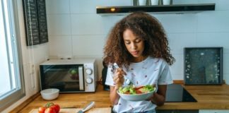 7 Negative Thoughts That Sabotage Your Weight-Loss Goals