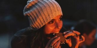 How Long Before Bed Should You Stop Eating?