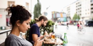 Less Phone Time Could Help You Lose Weight