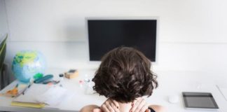 A 15-Minute Routine to Combat the Effects of Sitting at a Desk Chair