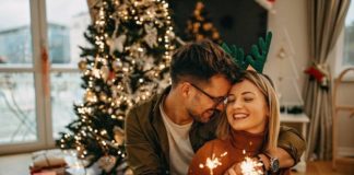 10 Ideas to Create Your Own Festive Holiday Traditions as a Couple